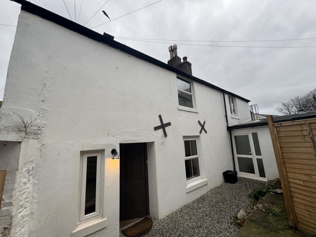 Lot: 149 - REFURBISHED DETACHED COTTAGE WITH ANNEXE AND PARKING - View of the cottage from rear